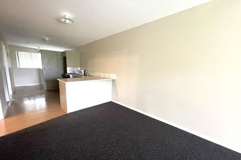 Photo of property in 6/242 Great North Road, Henderson, Auckland, 0612