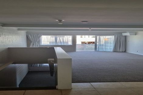 Photo of property in 15f1 Bloomsbury Grove, Newlands, Wellington, 6037