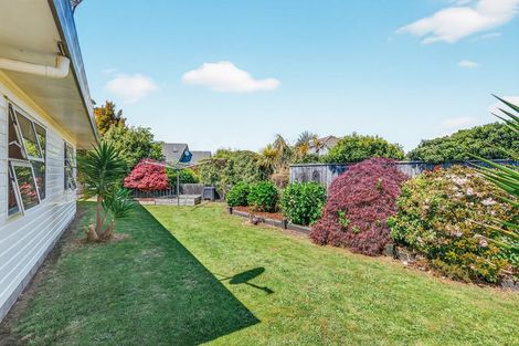 Photo of property in 2/35 Fairview Terrace, Waipahihi, Taupo, 3330