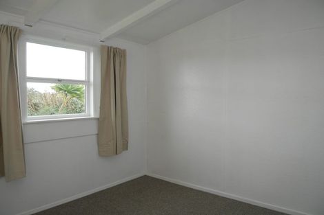 Photo of property in 25 Hemara Street, Waikanae Beach, Waikanae, 5036