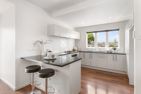 Photo of property in 2/117 Great South Road, Manurewa, Auckland, 2102