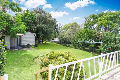 Photo of property in 10 Lyndhurst Road, Te Atatu South, Auckland, 0610