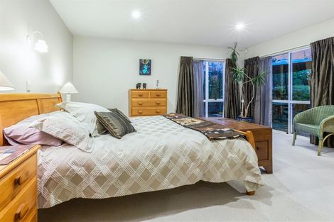 Photo of property in 9 Lanyon Place, Whitby, Porirua, 5024