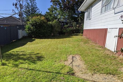 Photo of property in 2/13 Dolbear Street, Titirangi, Auckland, 0604