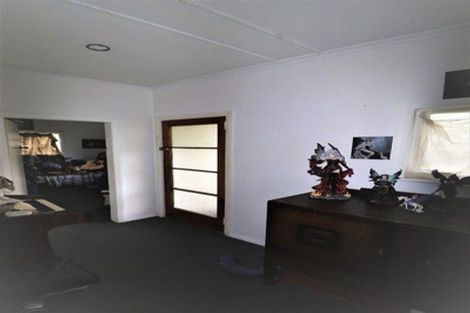 Photo of property in 16 Beach Road, Castlecliff, Whanganui, 4501