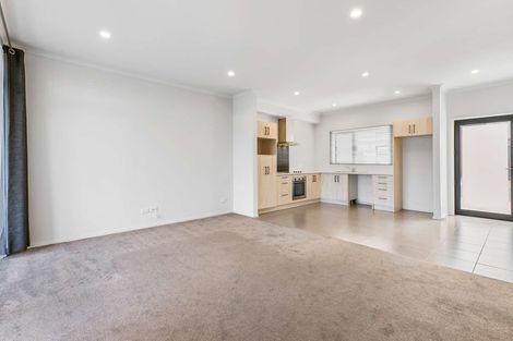 Photo of property in 2 Fermi Lane, Papakura, 2110