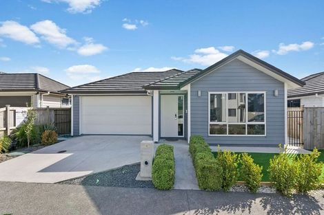 Photo of property in 18 Sapwood Crescent, Takanini, 2110