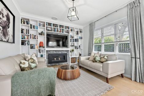 Photo of property in 31 Birdwood Road, Waterloo, Lower Hutt, 5011