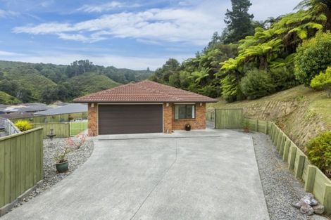 Photo of property in 40 King Charles Drive, Kingsley Heights, Upper Hutt, 5018