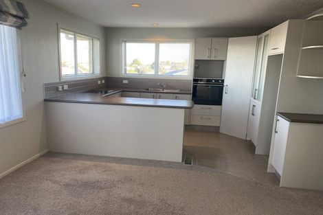 Photo of property in 12 Salmond Place, Dinsdale, Hamilton, 3204