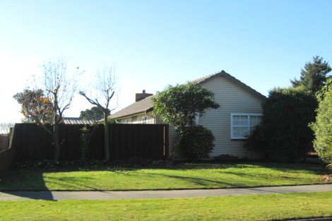 Photo of property in 48 Warren Crescent, Hillmorton, Christchurch, 8025