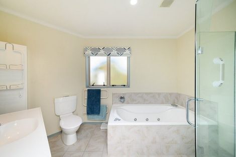 Photo of property in 17 Suffolk Crescent, Feilding, 4702