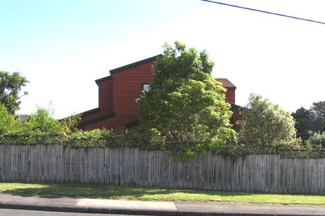 Photo of property in 3 Cleve Road, Green Bay, Auckland, 0604