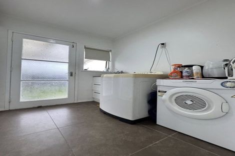 Photo of property in 100 Everglade Drive, Totara Heights, Auckland, 2105