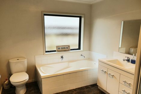 Photo of property in 99 Gleneagles Drive, Te Awamutu, 3800