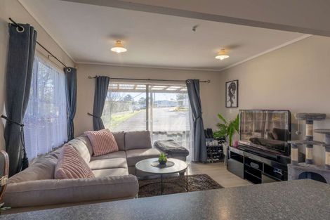 Photo of property in 23 Flaunty Place, West Harbour, Auckland, 0618