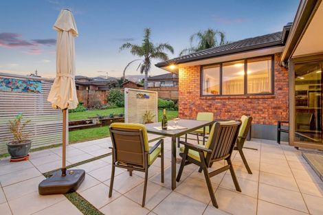 Photo of property in 49 Chesterfield Way, Orewa, 0931
