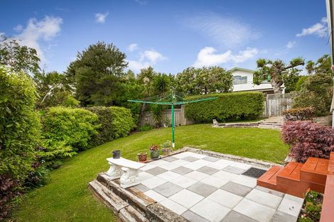 Photo of property in 2/12 Ballini Rise, West Harbour, Auckland, 0618