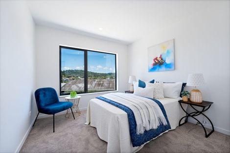 Photo of property in 21a Barron Drive, Green Bay, Auckland, 0604