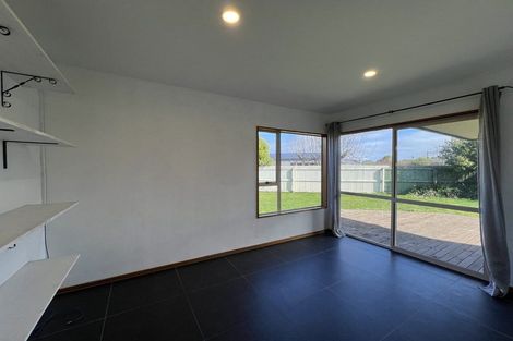 Photo of property in 33 Veitches Road, Casebrook, Christchurch, 8051