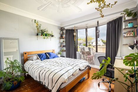 Photo of property in 10 Miranda Street, Stratford, 4332