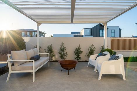 Photo of property in 76 Wai-iti Terrace, Bryndwr, Christchurch, 8052