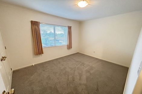 Photo of property in 8 Rosebay Rise, Henderson, Auckland, 0610