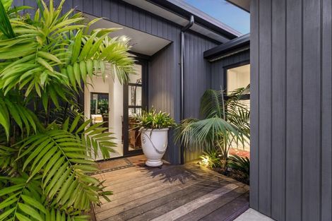 Photo of property in 72 Point Wells Road, Point Wells, 0986