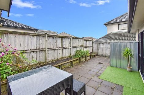 Photo of property in 23 Coachman Drive, Flat Bush, Auckland, 2016