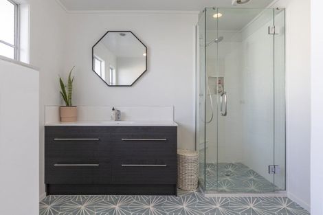 Photo of property in 26 Aubrey Crescent, Rainbow Point, Taupo, 3330