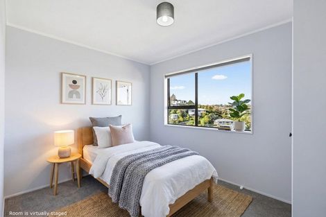 Photo of property in 27b Cheltenham Terrace, Newlands, Wellington, 6037