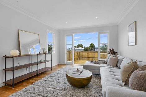 Photo of property in 3 Daphne Street, Kelston, Auckland, 0602