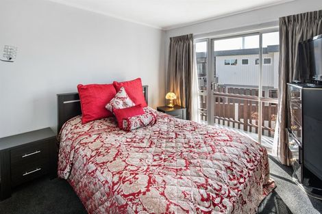 Photo of property in 6 Tree Top Lane, Paparangi, Wellington, 6037