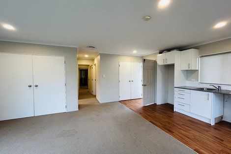 Photo of property in 111 Farquhar Road, Glendene, Auckland, 0602