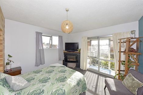 Photo of property in 16 Steadman Road, Broomfield, Christchurch, 8042