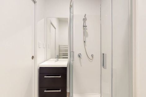 Photo of property in 12/62u Spenmoor Street, Newlands, Wellington, 6037