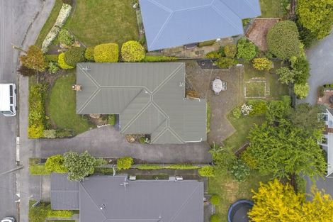 Photo of property in 11 Verran Place, Fendalton, Christchurch, 8052