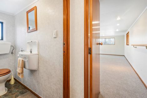 Photo of property in 8 Harbour View Road, Onerahi, Whangarei, 0110