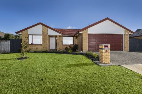 Photo of property in 10 Marbella Crescent, Oteha, Auckland, 0632