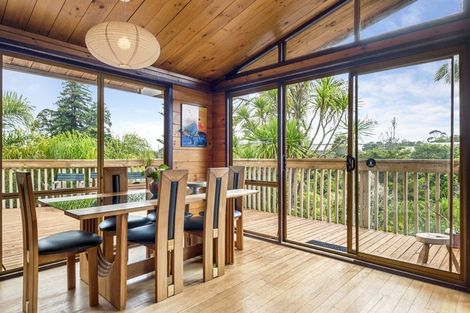 Photo of property in 105 Kia Ora Road, Beach Haven, Auckland, 0626