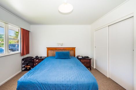 Photo of property in 2 Leybourne Avenue, Waikanae, 5036