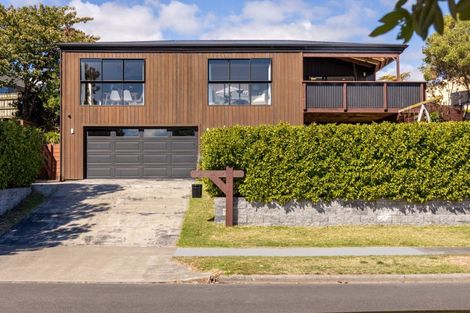 Photo of property in 22 Millennium Hill, Paraparaumu, 5032