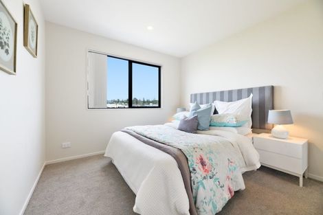 Photo of property in 3/60 Kelman Road, Kelston, Auckland, 0602