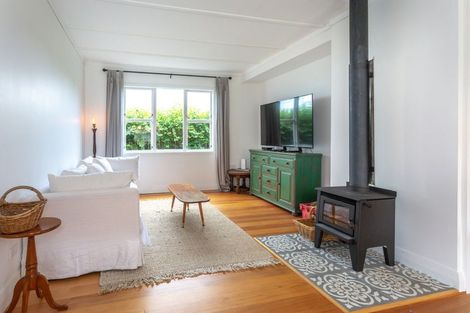Photo of property in 186 Victoria Street, Coromandel, 3506