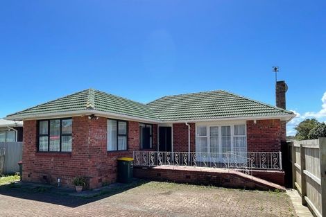 Photo of property in 523 Massey Road, Mangere, Auckland, 2022