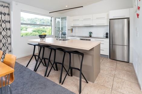 Photo of property in 20 Tiketike Way, Brooklyn, Wellington, 6021