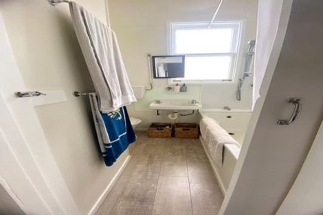 Photo of property in 16 Glendavar Street, Berhampore, Wellington, 6023