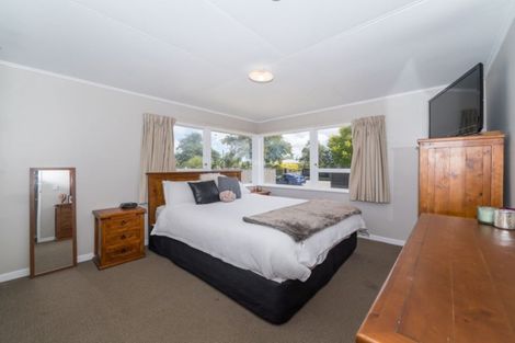 Photo of property in 20 Rhodes Drive, Kelvin Grove, Palmerston North, 4414