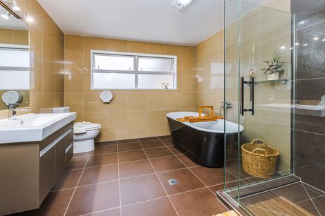 Photo of property in 158 Judge Richardson Drive, Opaheke, Papakura, 2584