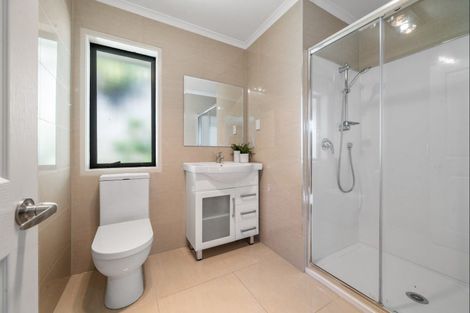Photo of property in 4 Frederick Place, Whalers Gate, New Plymouth, 4310